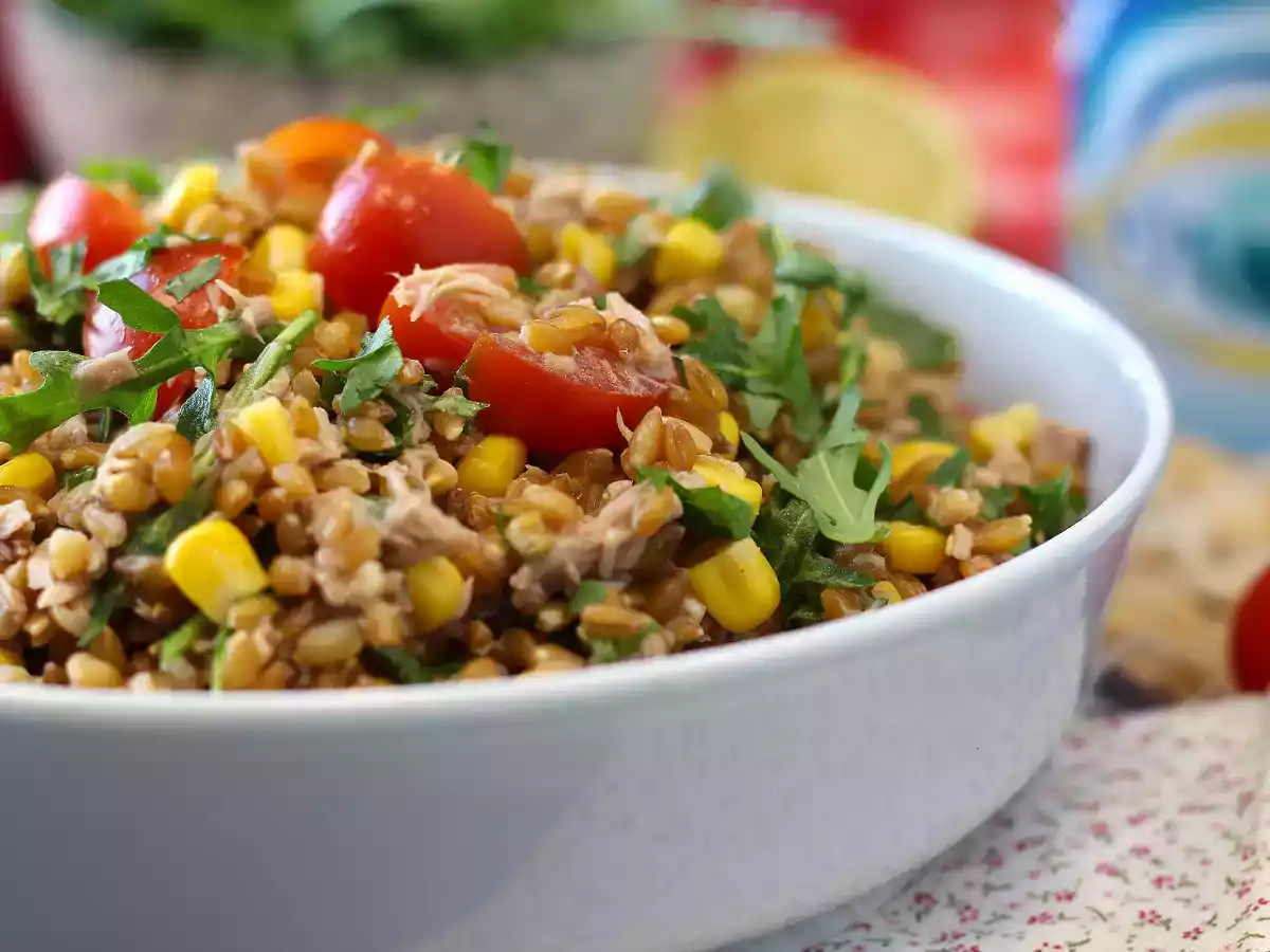 Ensalada de espelta con atún y tomates cherry: una receta ligera y nutritiva - foto 2
