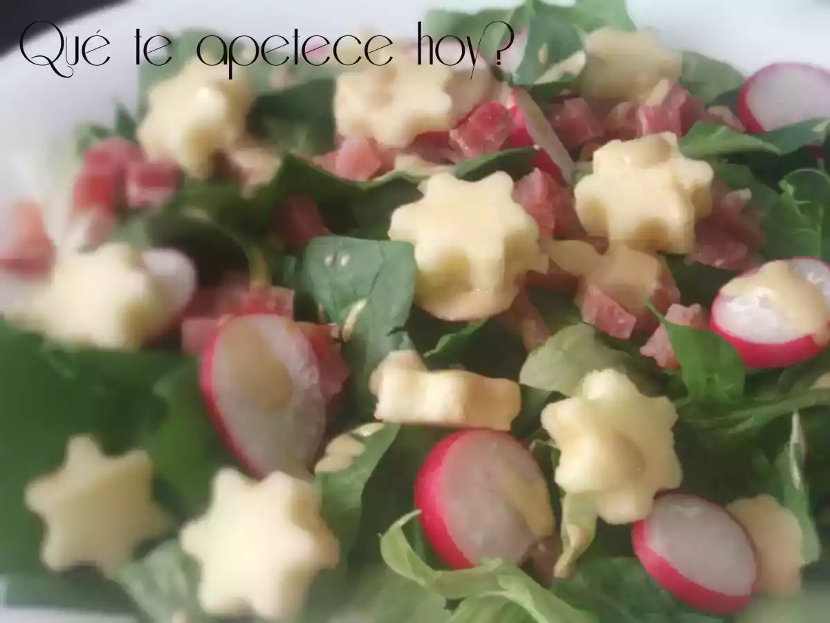 Ensalada de espinacas y jamón con vinagreta de mostaza