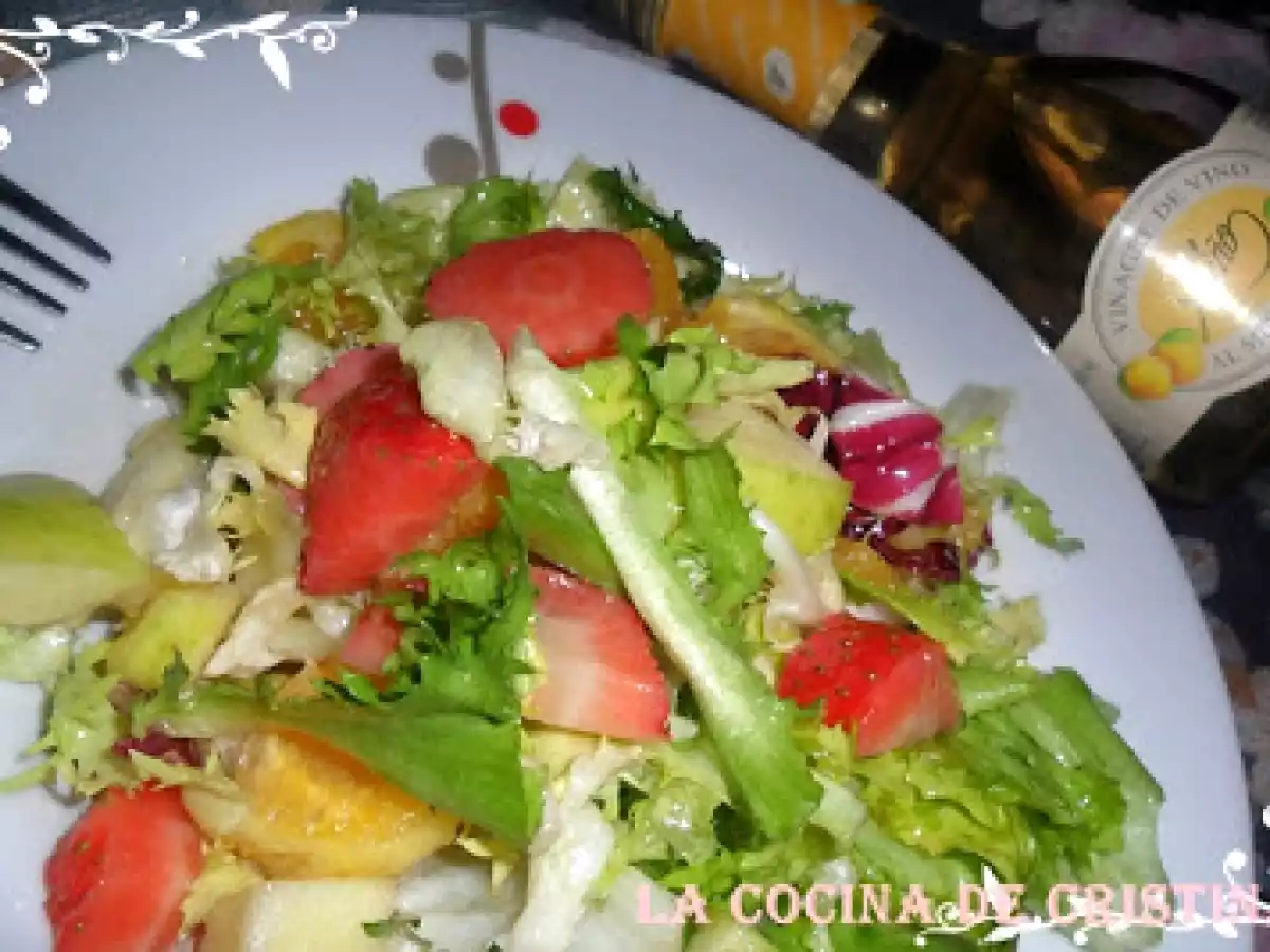 ENSALADA DE FRUTA AL MELOCOTON CON VINAGRES ALIÑO