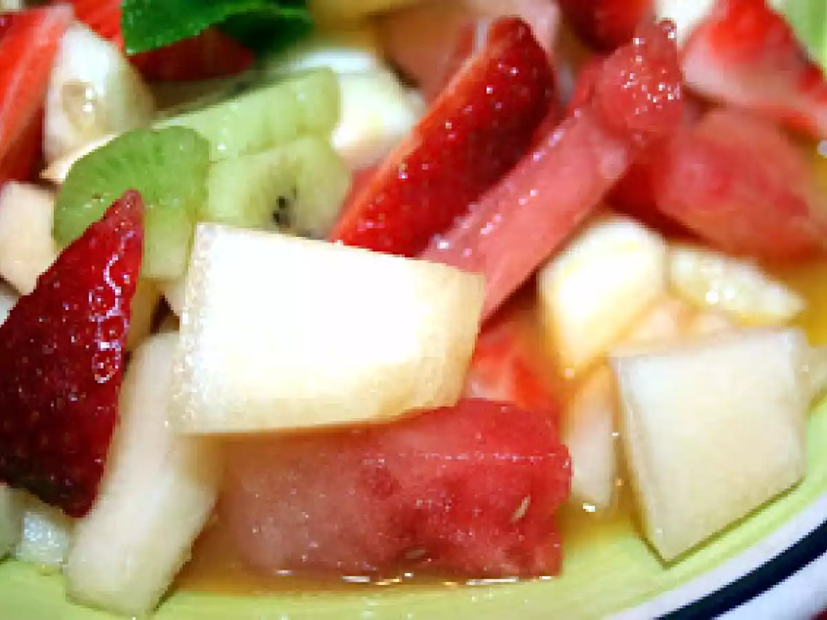 Ensalada de frutas y hierbabuena - foto 2