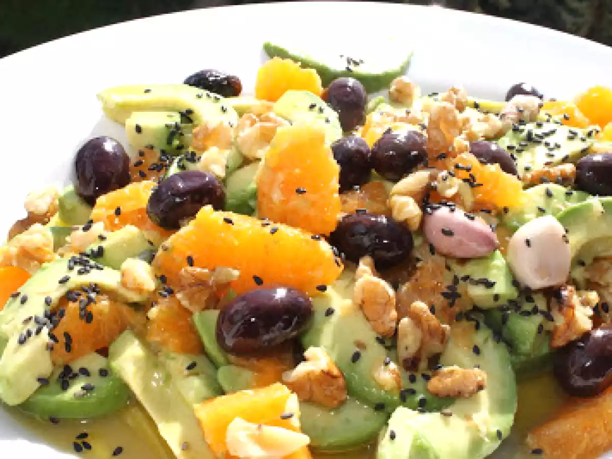 Ensalada de frutas y sésamo negro