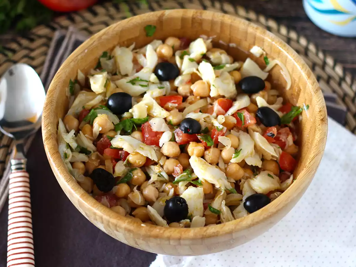 Ensalada de garbanzos con bacalao