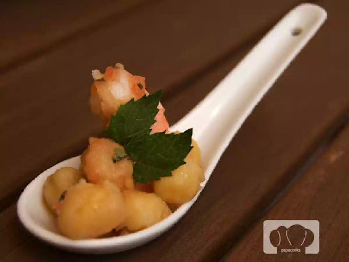 Ensalada de garbanzos con langostinos - foto 2