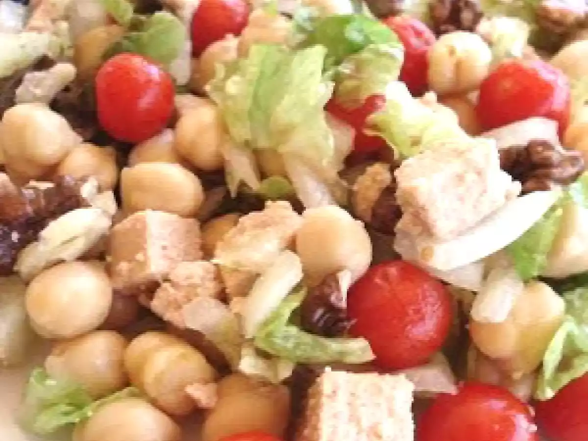 Ensalada de Garbanzos, Minicherries y Huevas de Bacalao (Concurso Cocina Light)