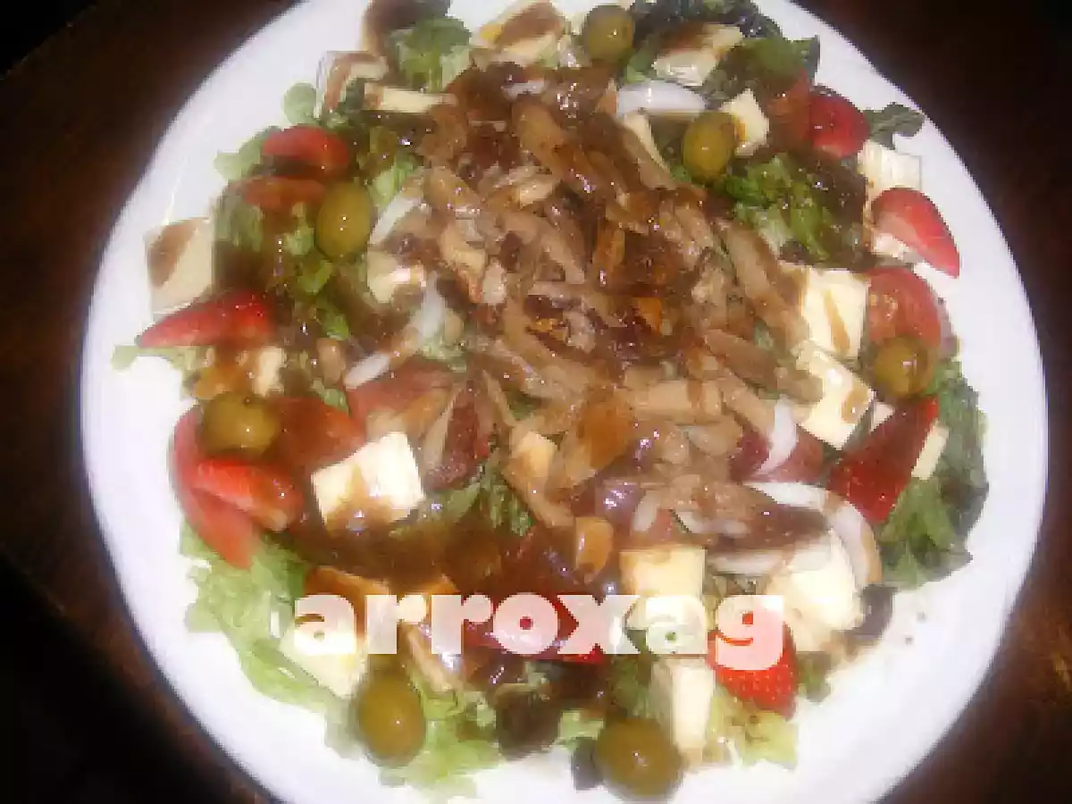 ENSALADA DE GÍRGOLAS CON VIRUTAS DE IBÉRICO