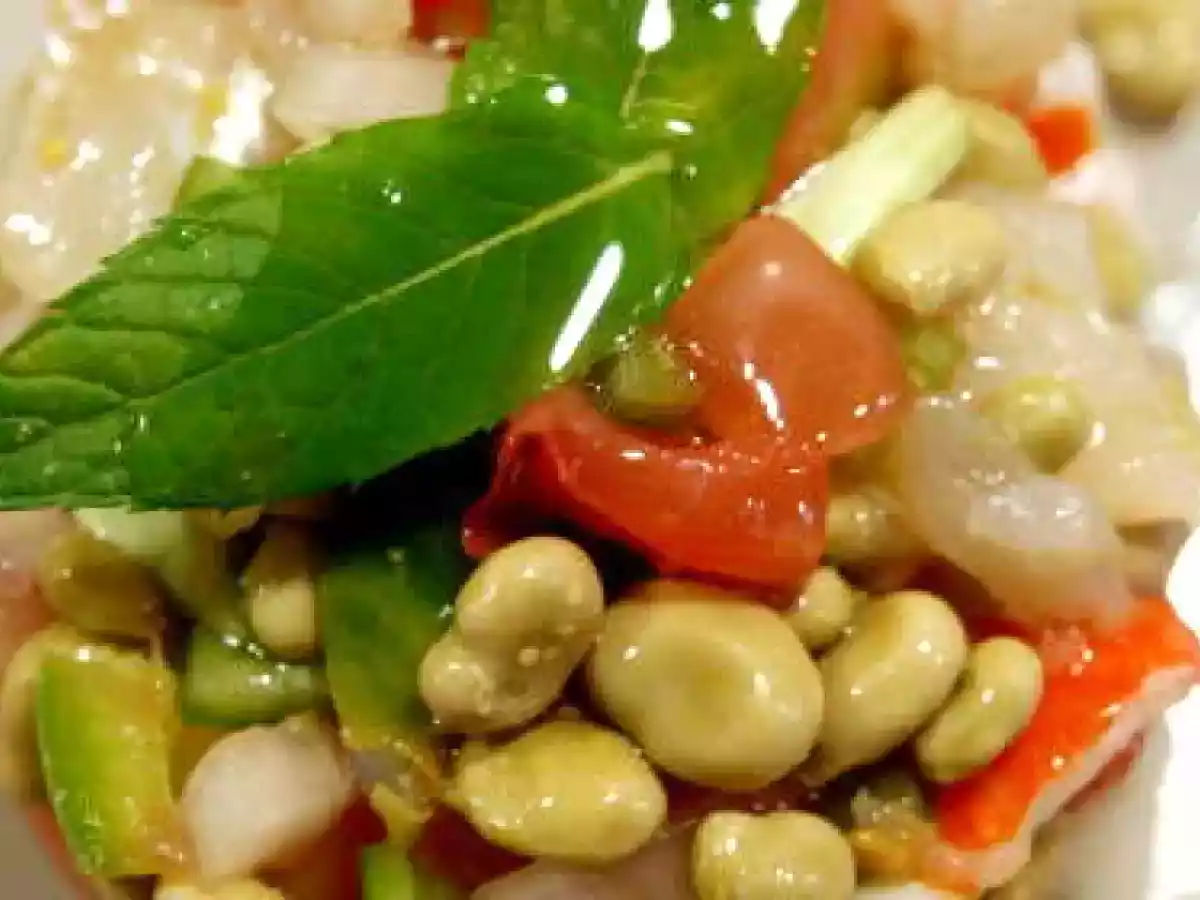 Ensalada de habitas y bacalao