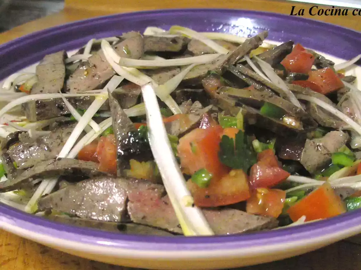 Ensalada de hígado de cerdo