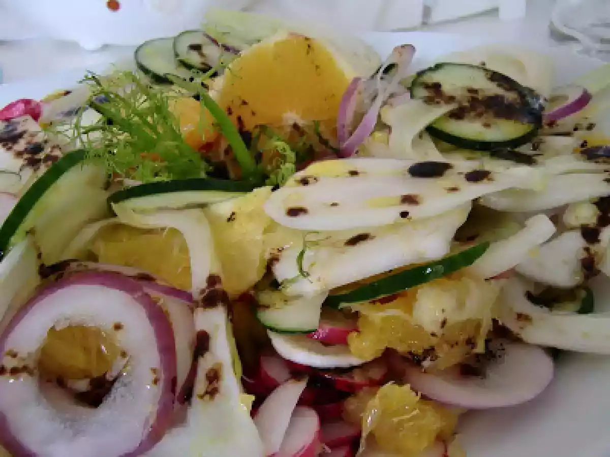 Ensalada de hinojo, pepino, rabano y naranja - foto 2