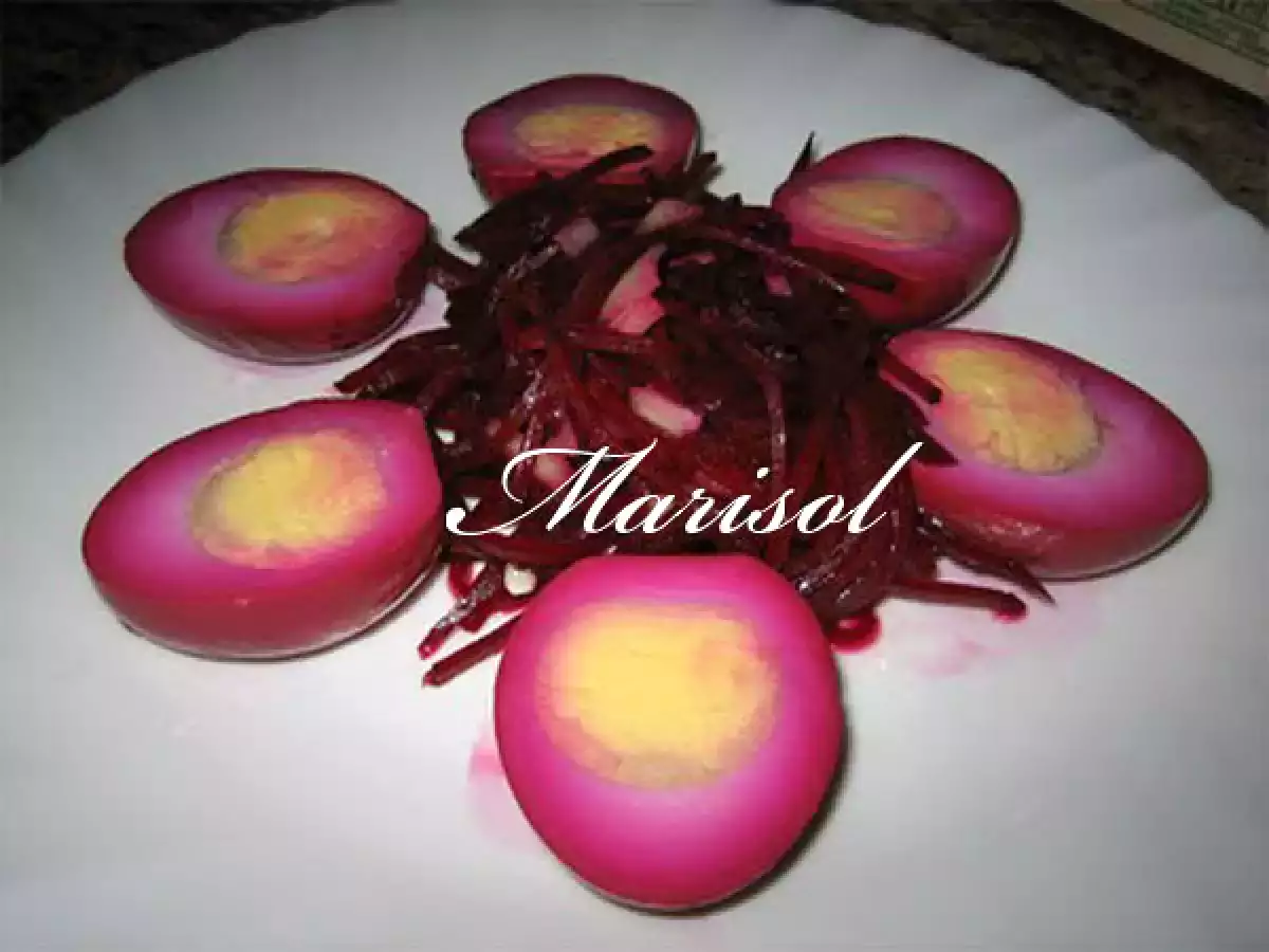 ENSALADA DE HUEVOS MORADOS
