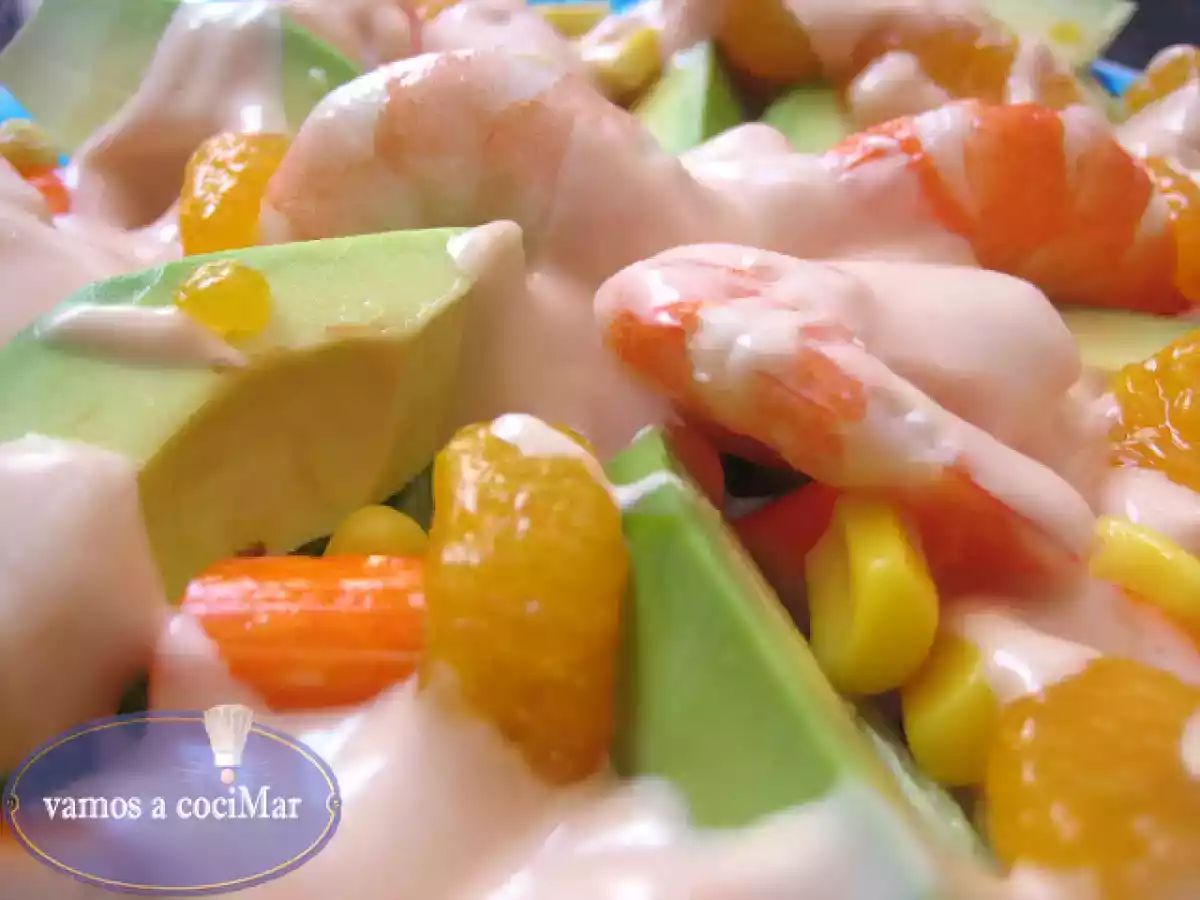 Ensalada de langostinos y mandarina y filetes al brandy tikka masala