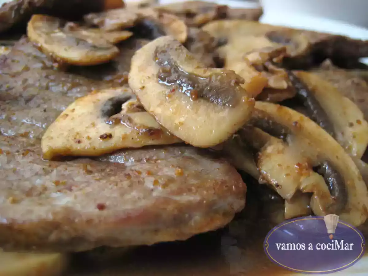 Ensalada de langostinos y mandarina y filetes al brandy tikka masala - foto 2