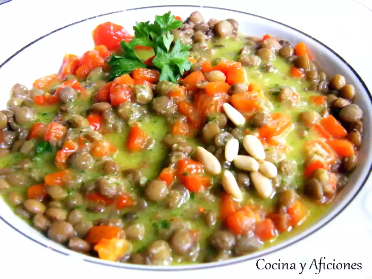 Ensalada de lentejas con pimientos y salsa verde, receta paso a paso - foto 2