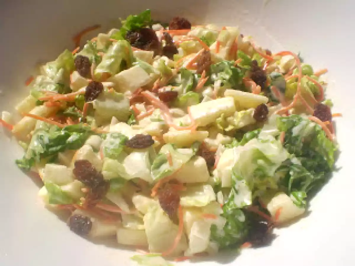 Ensalada de manzana y pasas