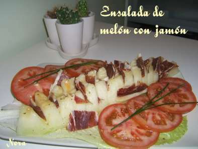 Ensalada de melón con jamón.