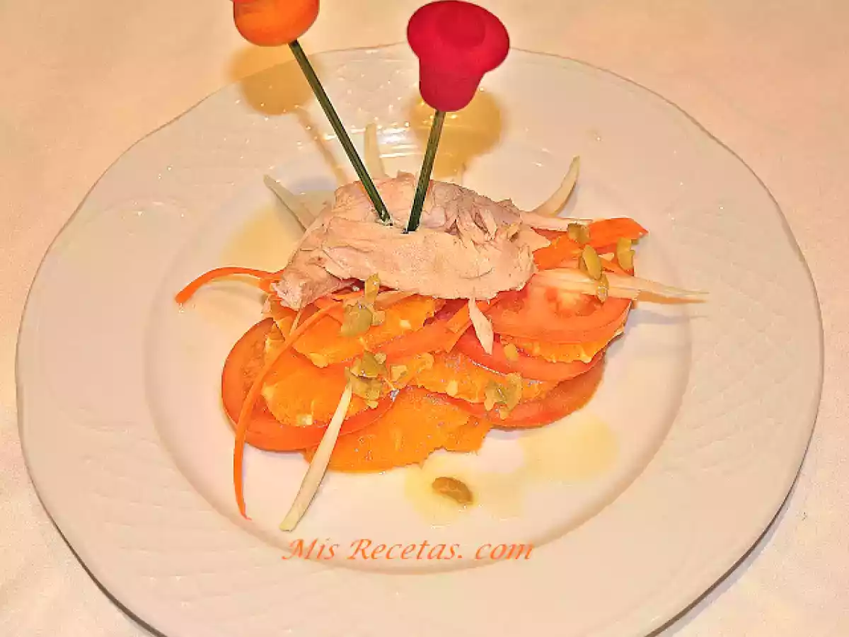 Ensalada de naranjas y tomates con bonito del Norte