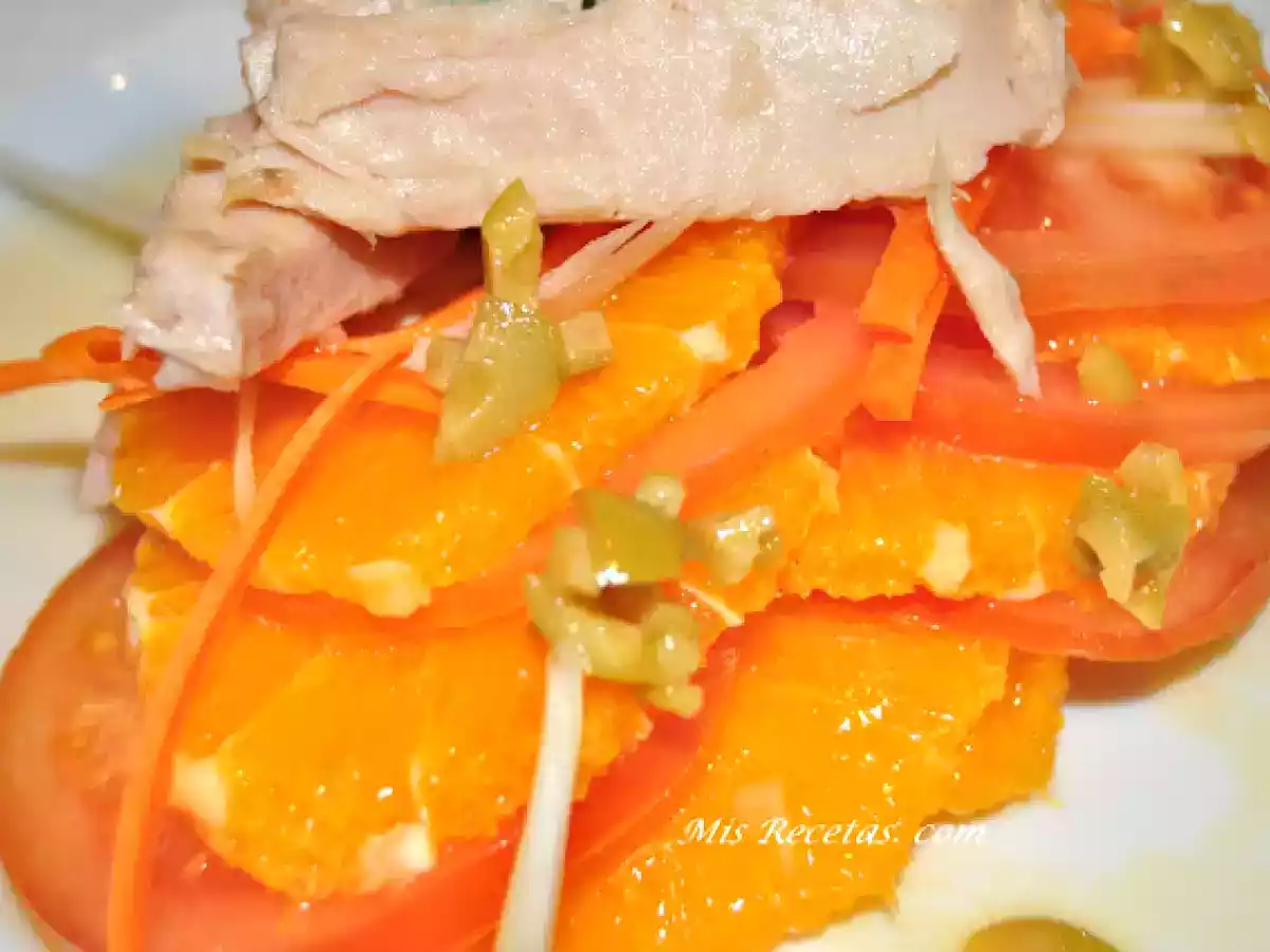 Ensalada de naranjas y tomates con bonito del Norte - foto 2