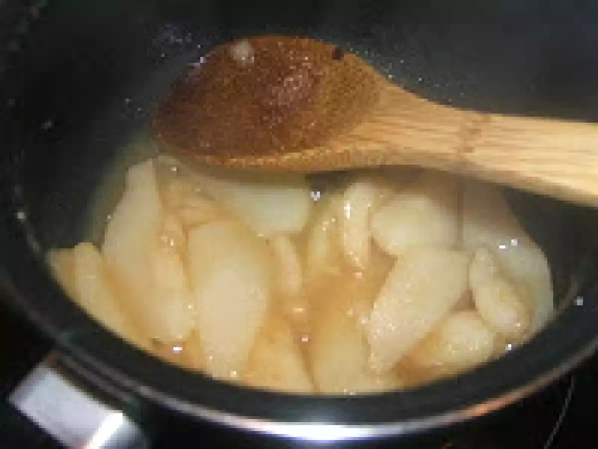 Ensalada de otoño con carpaccio de champiñones y pera confitada. - foto 3