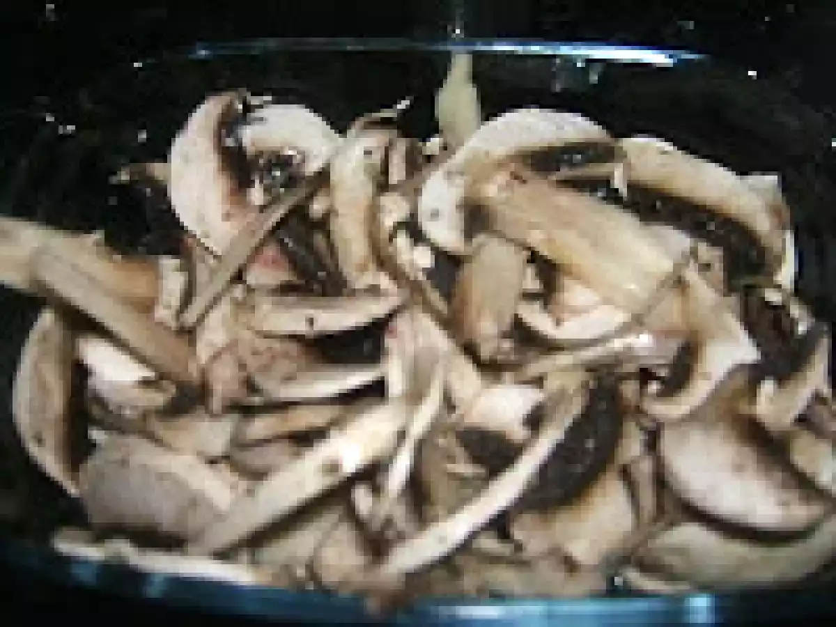 Ensalada de otoño con carpaccio de champiñones y pera confitada. - foto 4