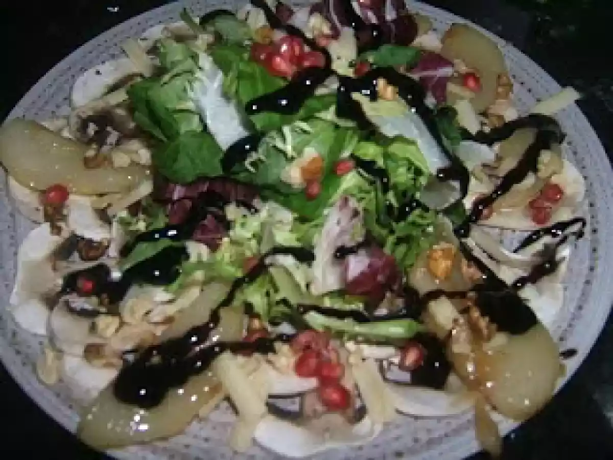 Ensalada de otoño con carpaccio de champiñones y pera confitada. - foto 6