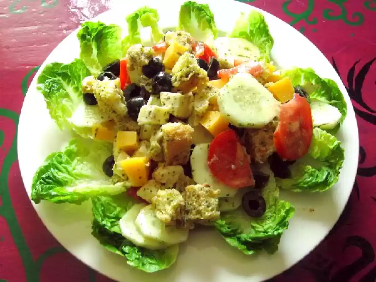 Ensalada de pan duro y queso - foto 2