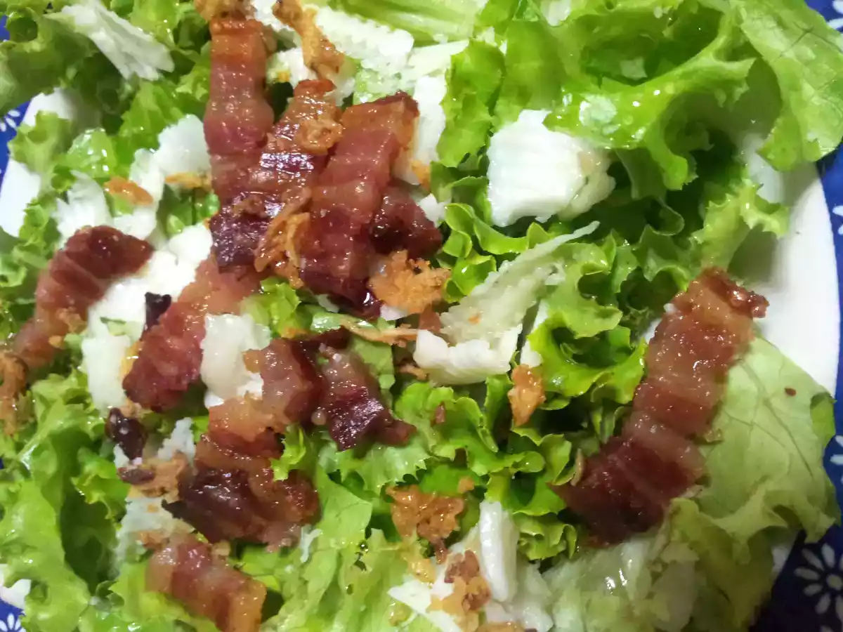 Ensalada de panceta y queso de cabra