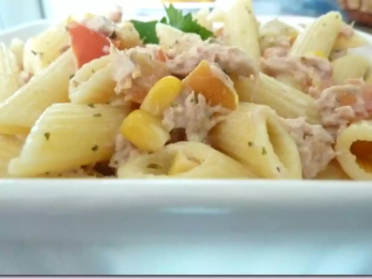 Ensalada de pasta con atún y jamón