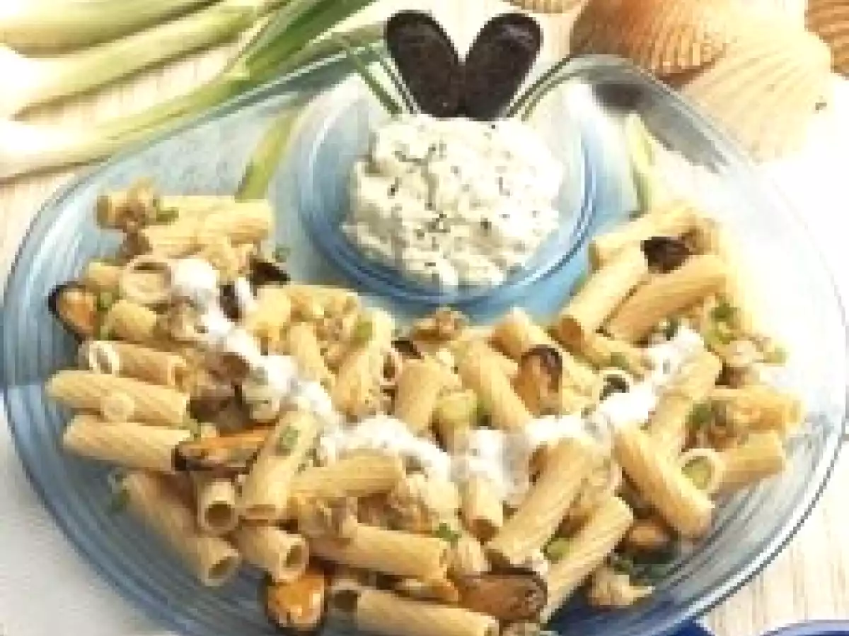 Ensalada de pasta con mejillones y berberechos