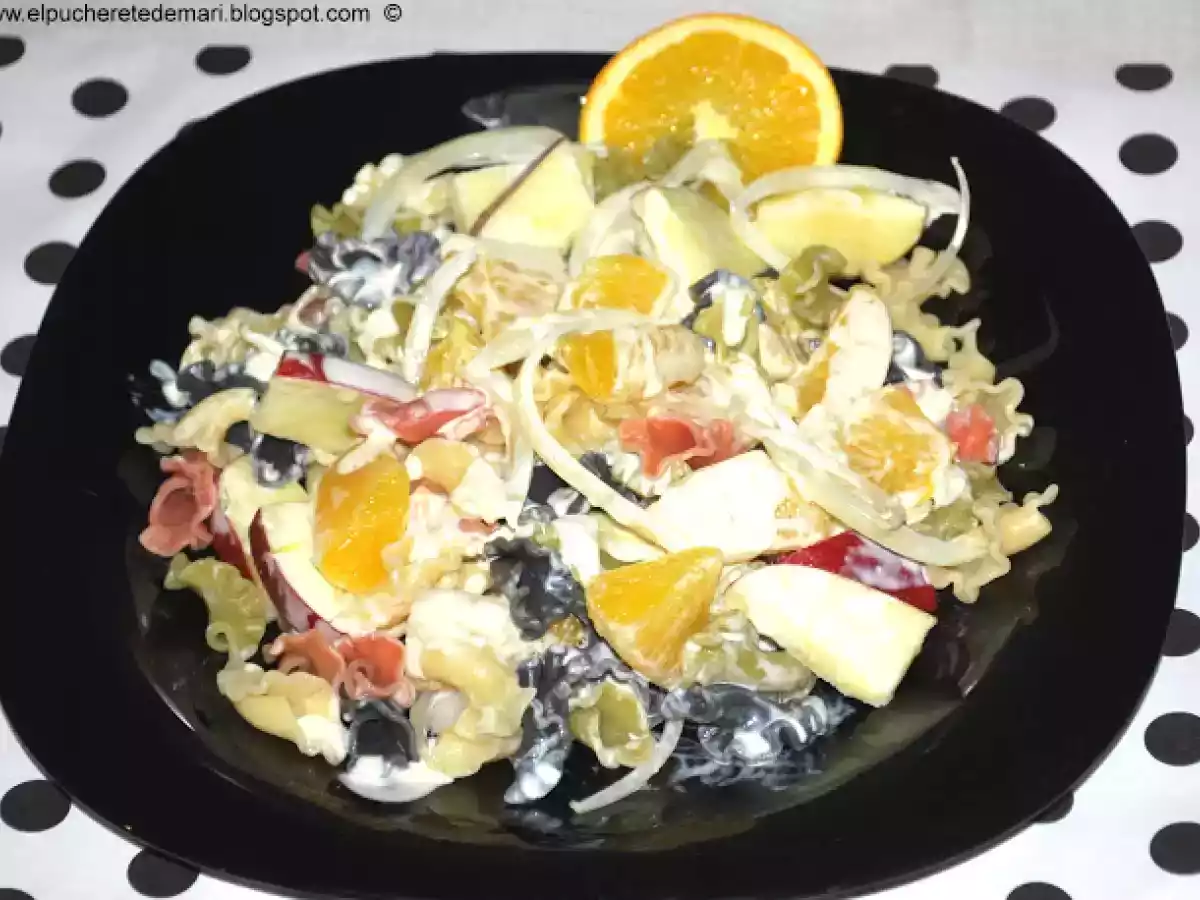 Ensalada de pasta con naranja
