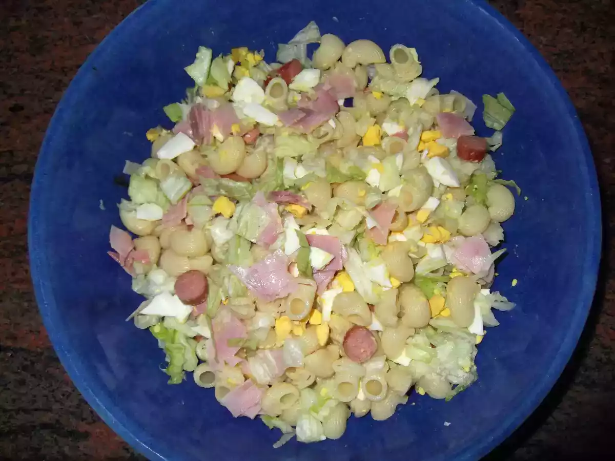 Ensalada de pasta con salsa rosa - foto 2