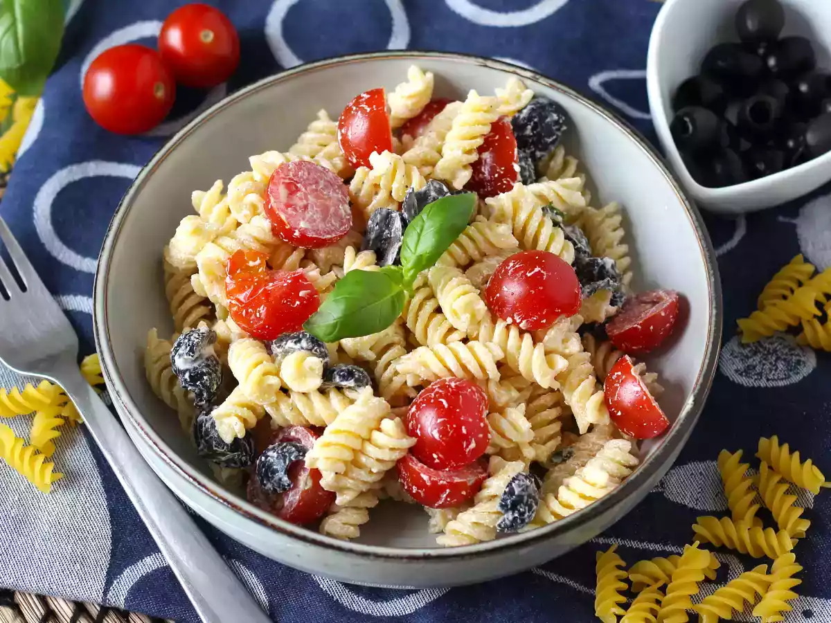 Ensalada de pasta fría muy cremosa ¡lista en menos de 10 minutos! - foto 5