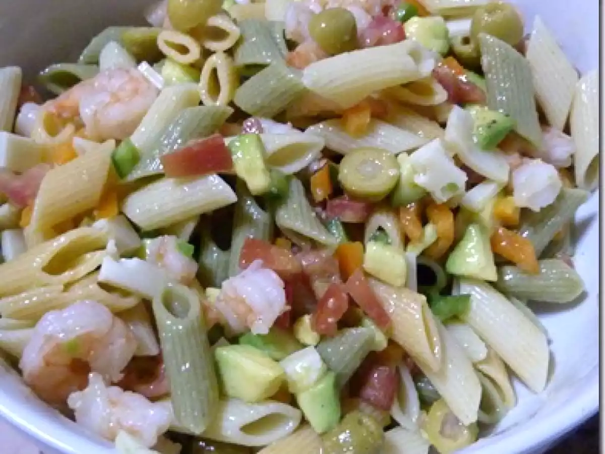 Ensalada de pasta tricolor