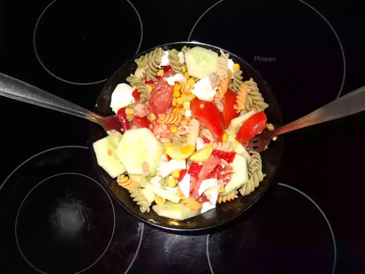 ENSALADA DE PASTA Y PEPINO