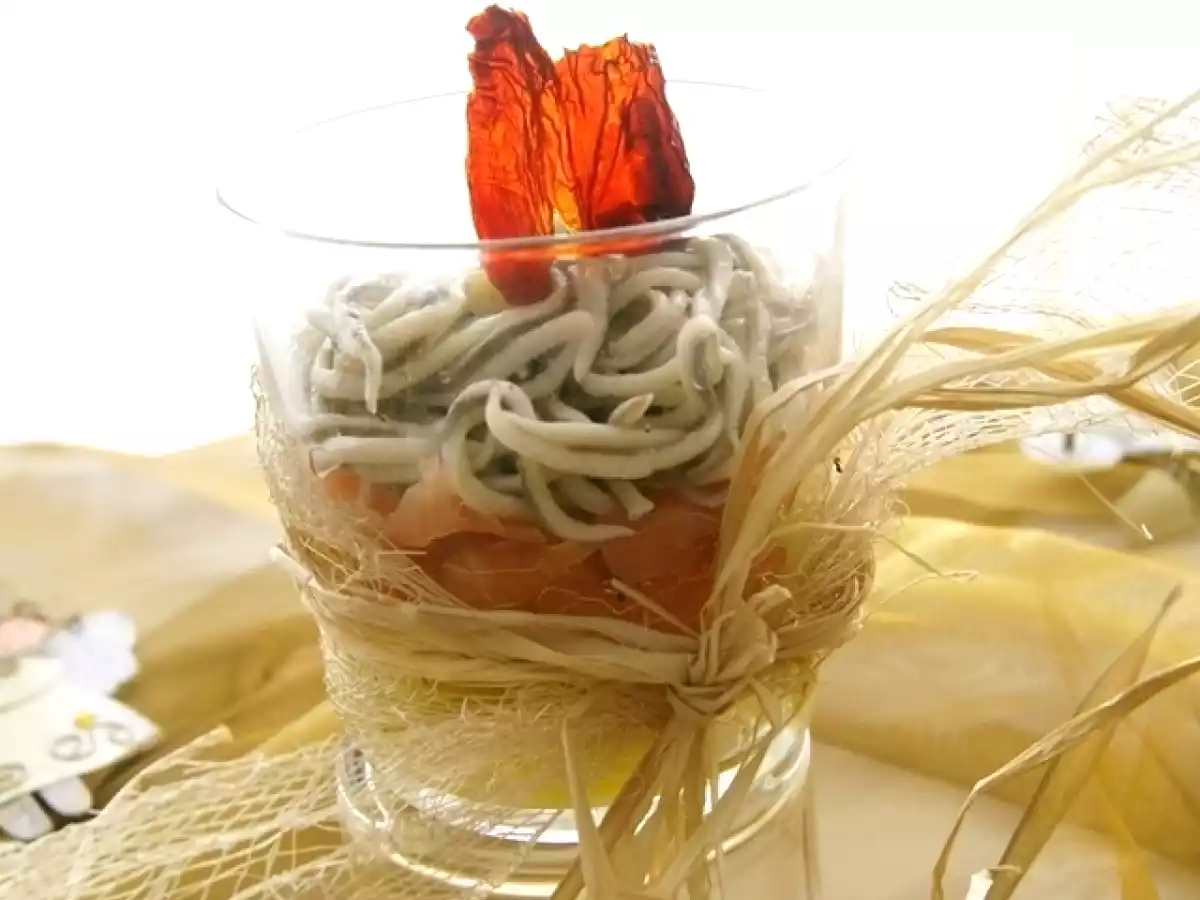 Ensalada de patata, salmón y gulas - foto 2