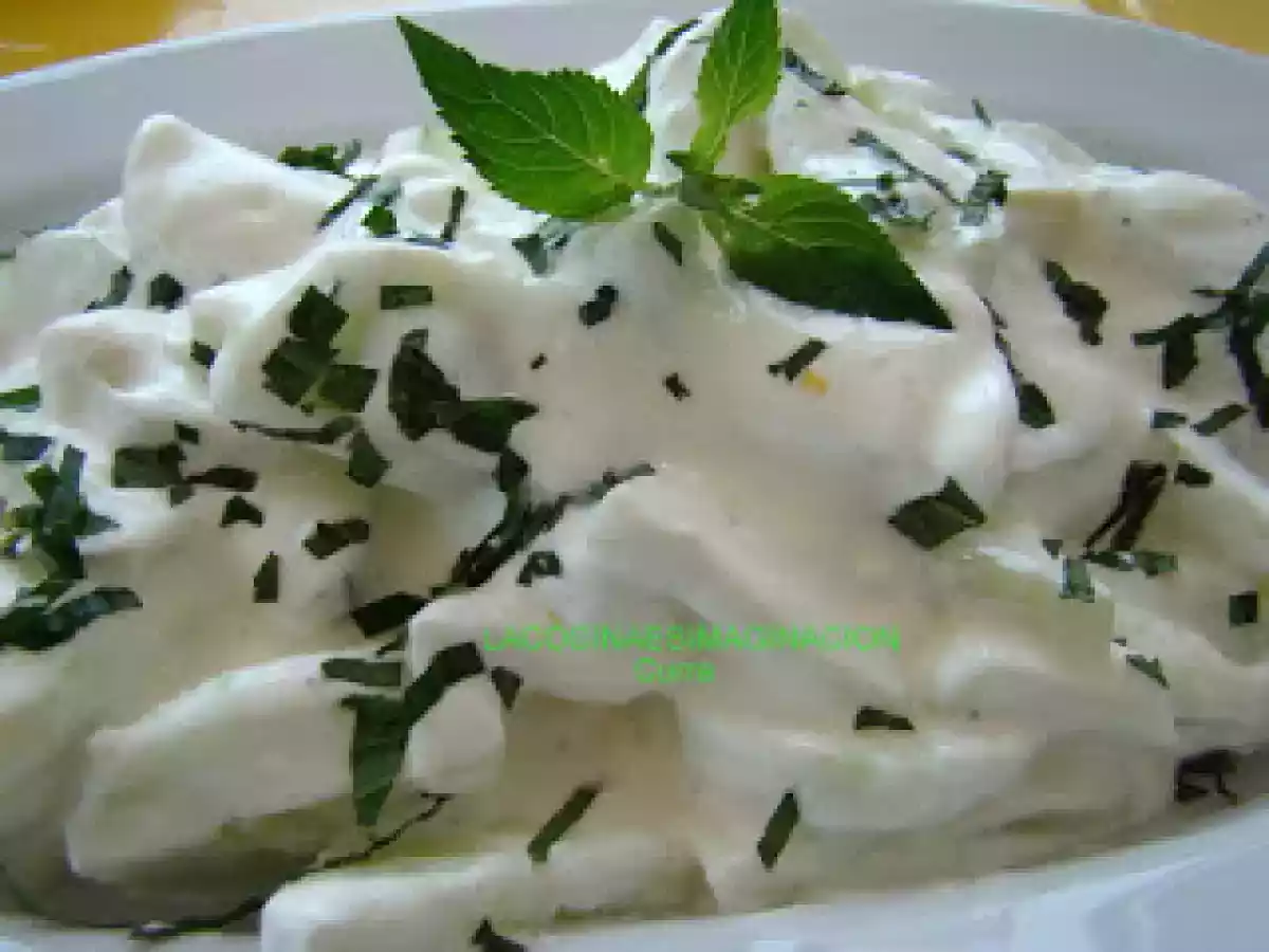 Ensalada de pepino, yogur y menta