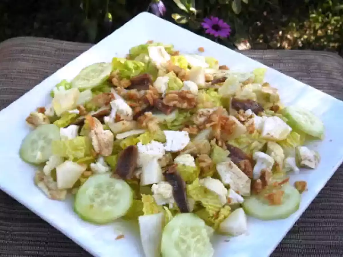 Ensalada de pera, anchoa, cebolla y nueces - foto 2