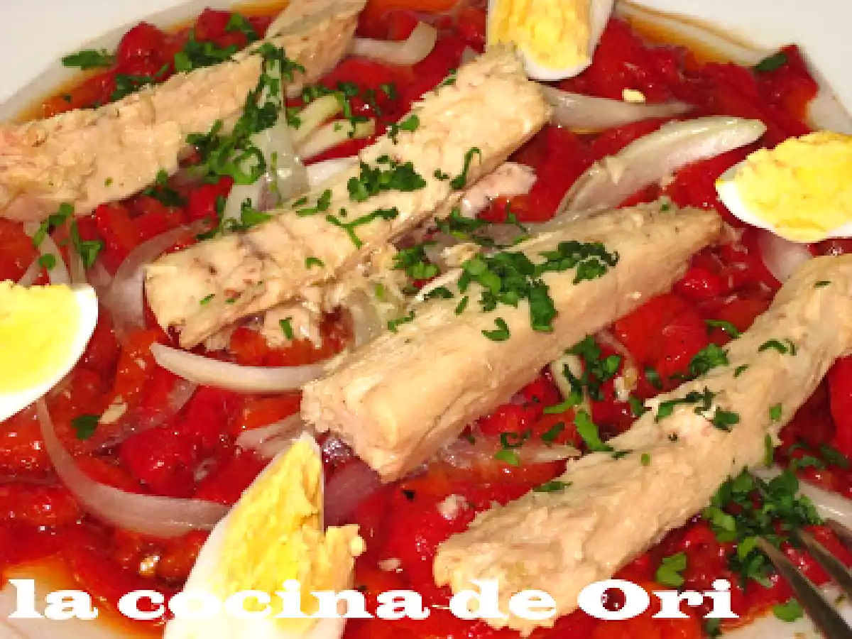 Ensalada de pimientos asados con cogote de bonito del norte - foto 3