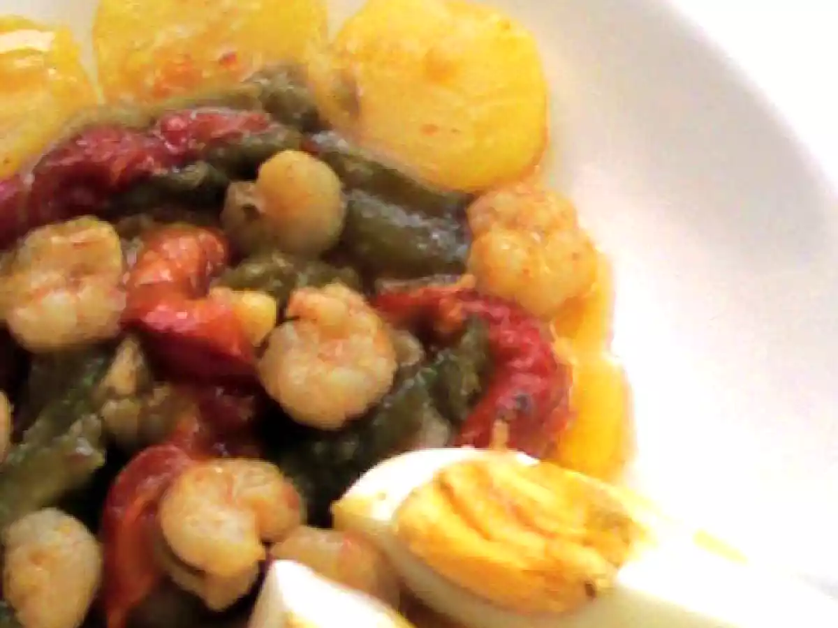 Ensalada de pimientos asados con patatas y gambas al ajillo - foto 3