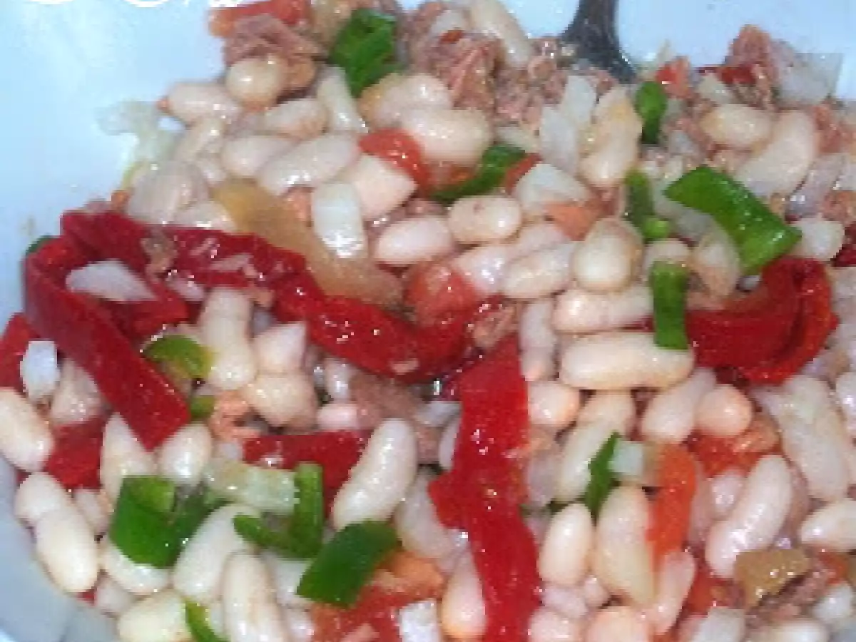 ENSALADA DE PIMIENTOS Y ENSALADA DE JUDIAS Y REGALO DE BAJAMAR Y DE CALVO