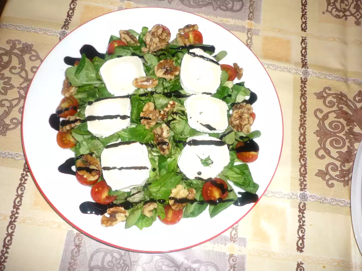 Ensalada de queso de cabra con nueces