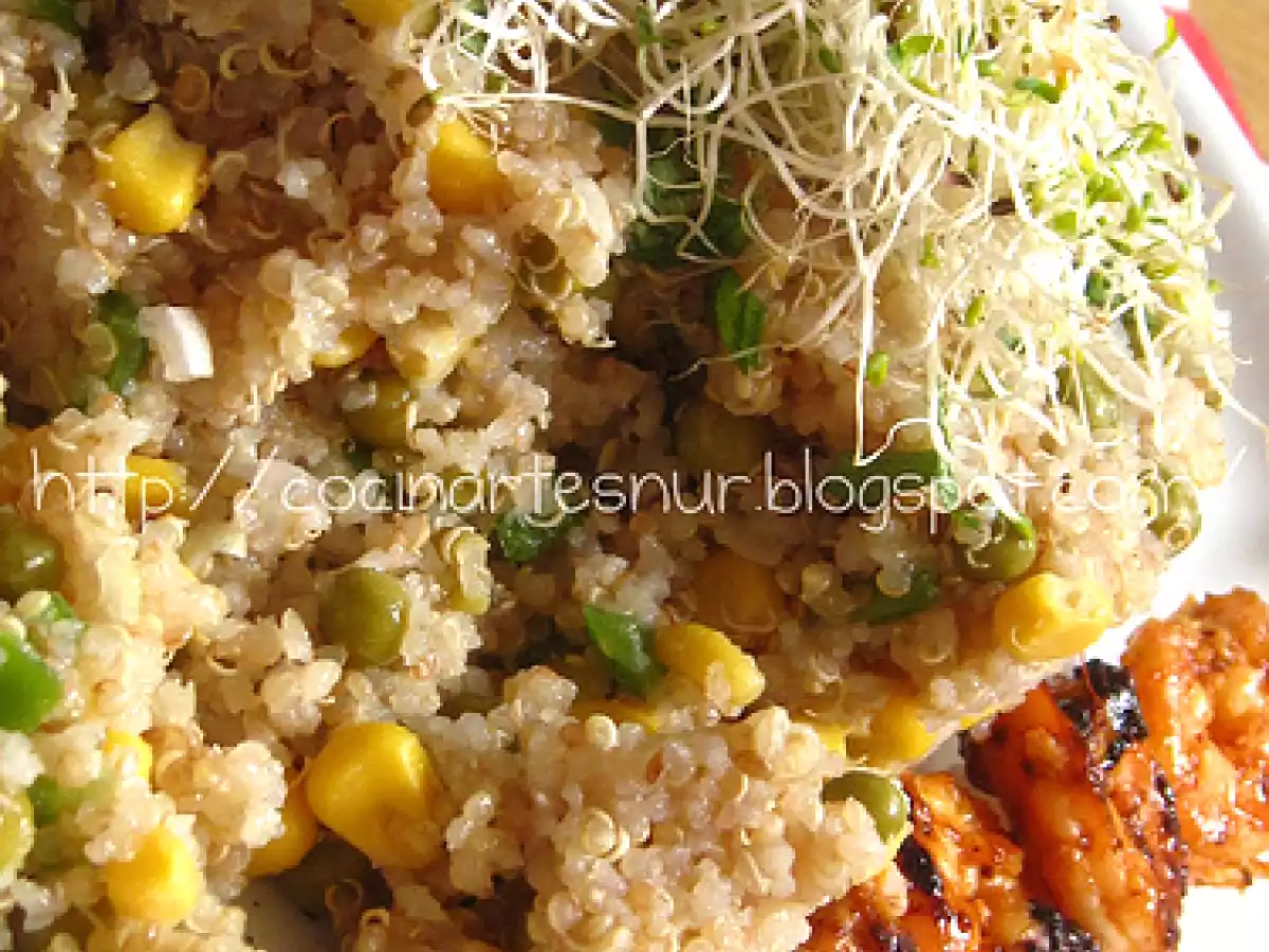 Ensalada de quinoa o quinua con langostinos especiados - foto 2