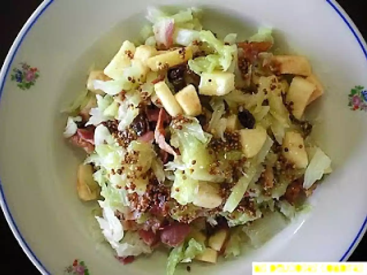 Ensalada de repollo blanco y bacon