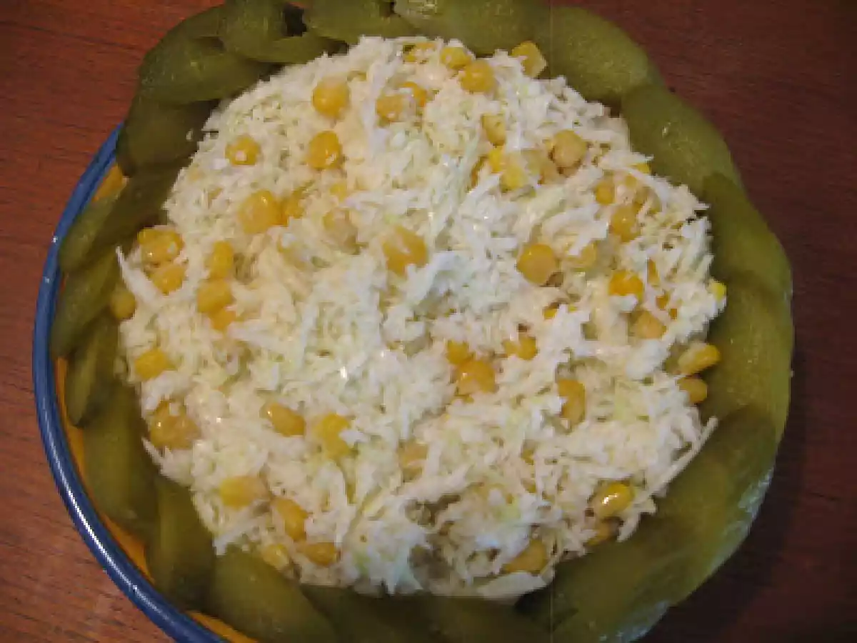 Ensalada de repollo y mazorca.