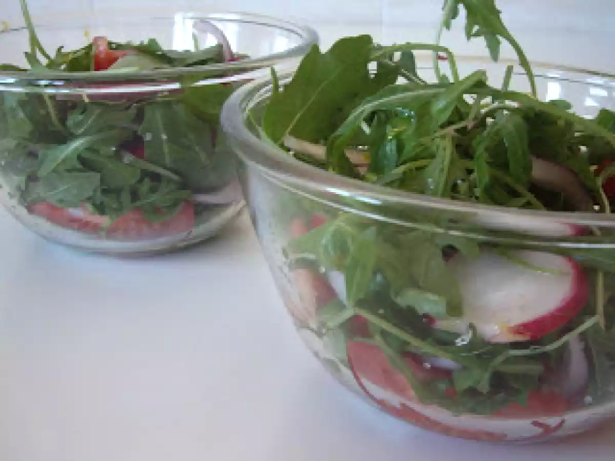 Ensalada de rúcula y rábanos