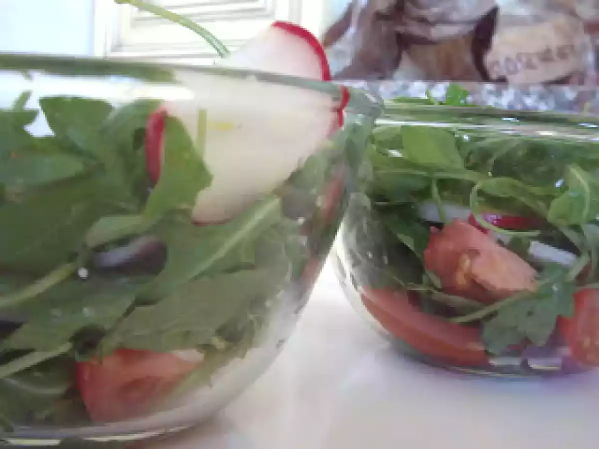 Ensalada de rúcula y rábanos - foto 2