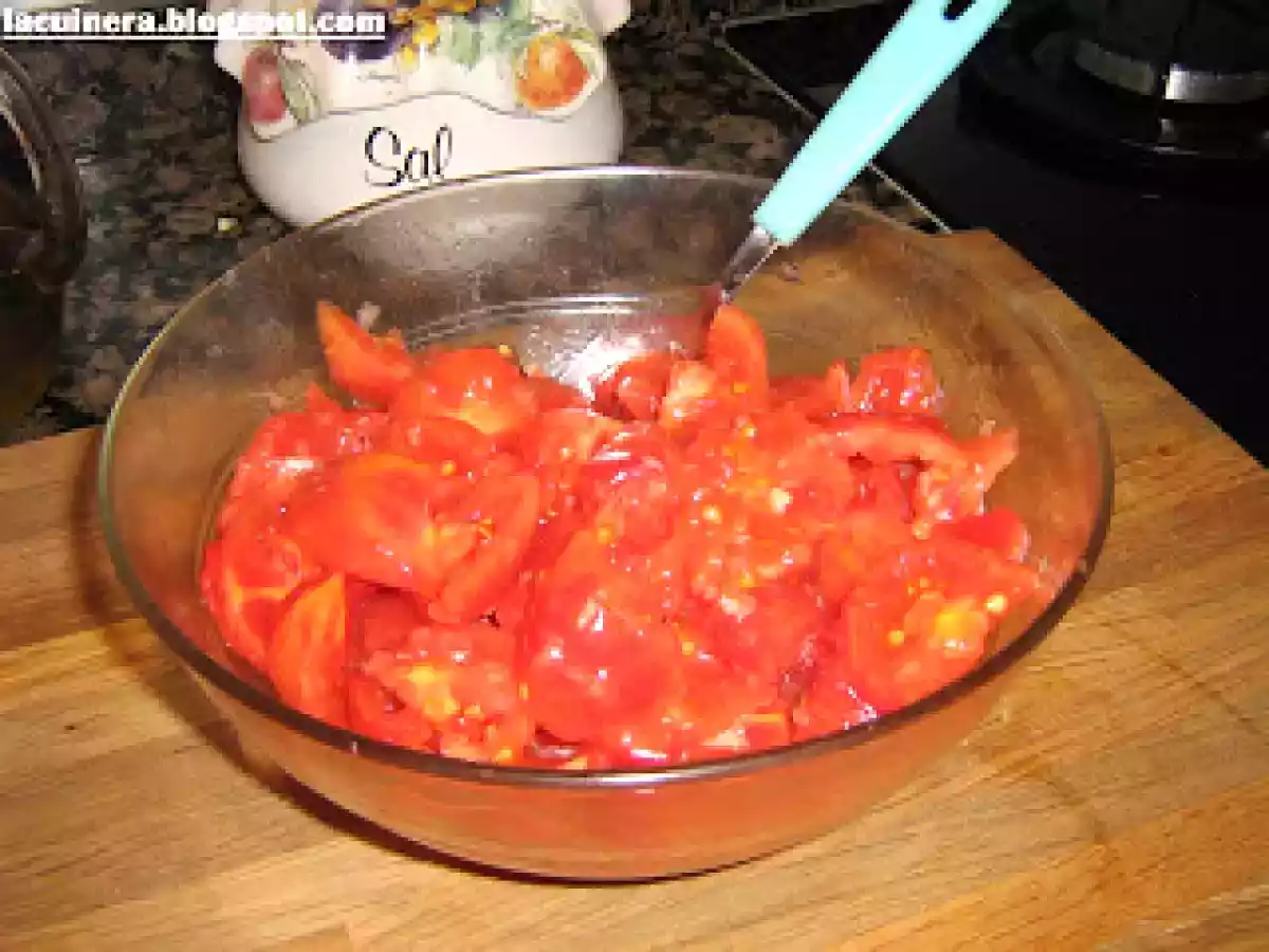 ENSALADA DE TOMATE Y AJO