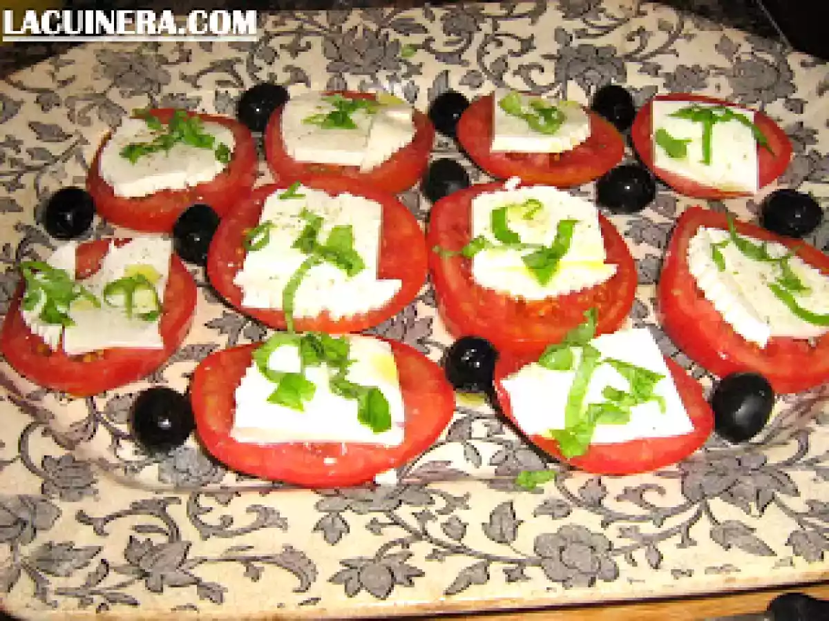 ENSALADA DE TOMATE Y QUESO DE BURGOS
