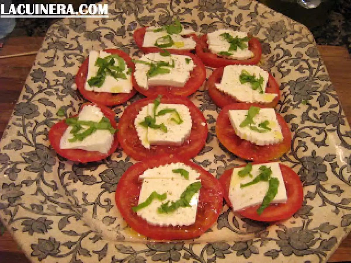 ENSALADA DE TOMATE Y QUESO DE BURGOS - foto 2