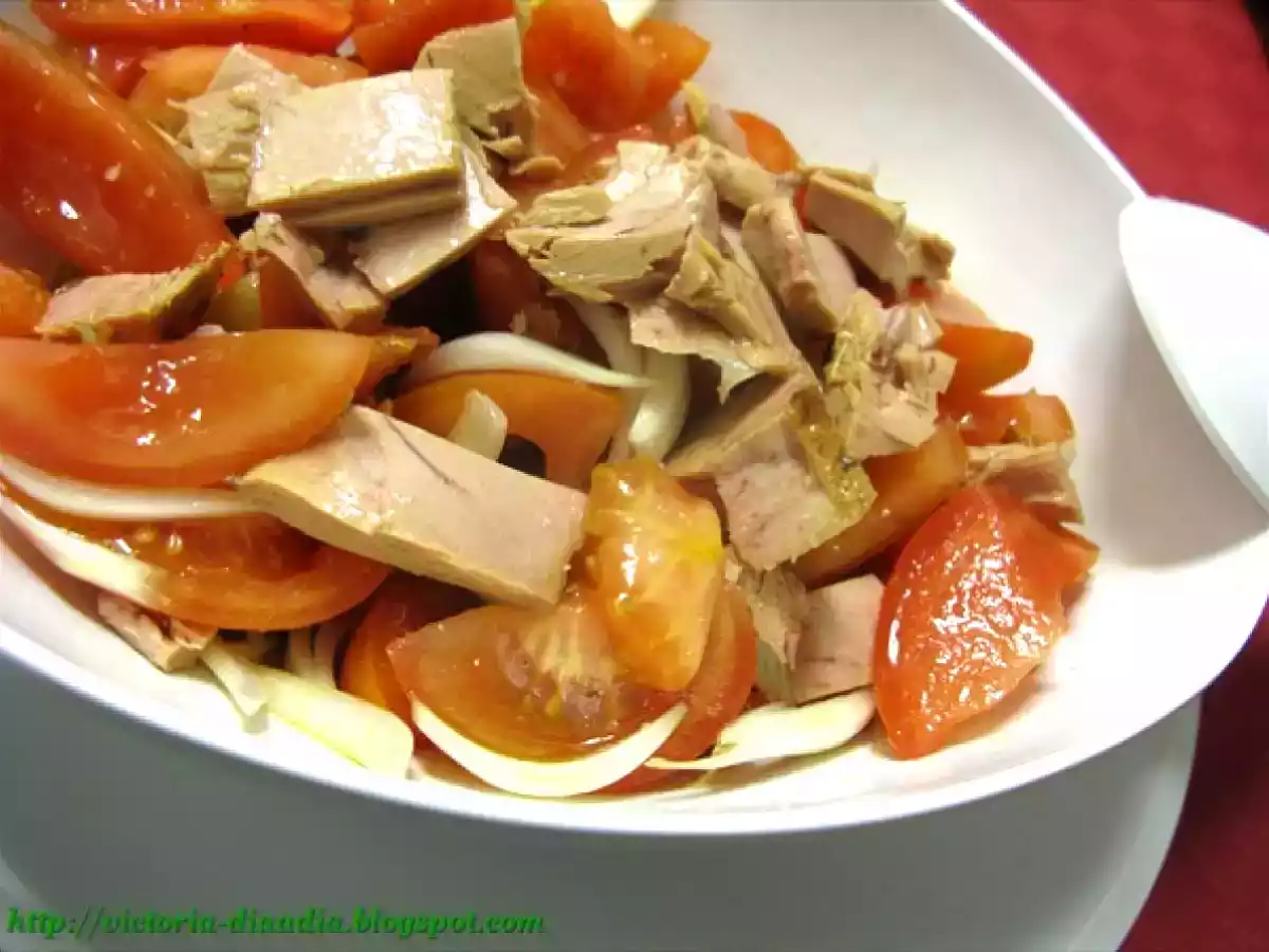 Ensalada de tomate y ventresca