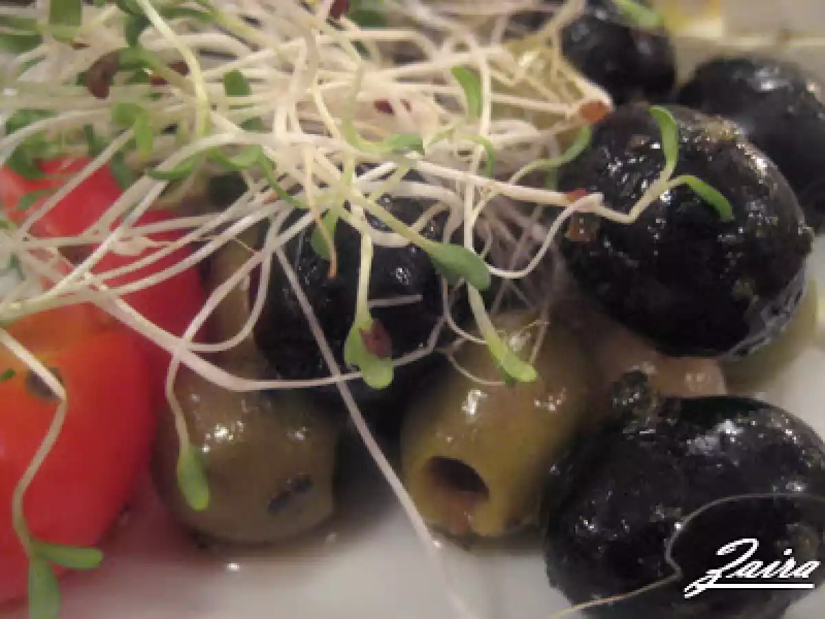 Ensalada de tomates cherry, aceitunas - foto 3