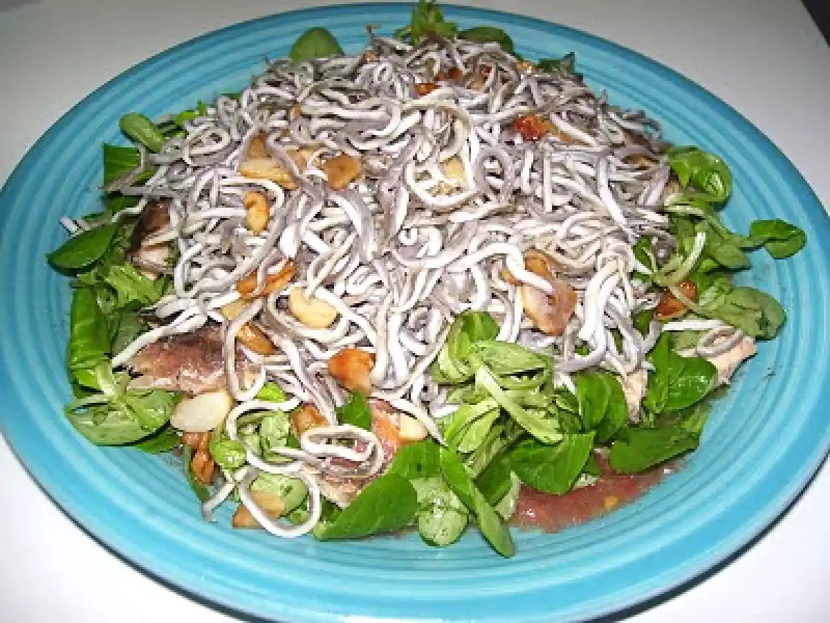 ENSALADA DE VENTRESCA DE ATÚN Y GULAS